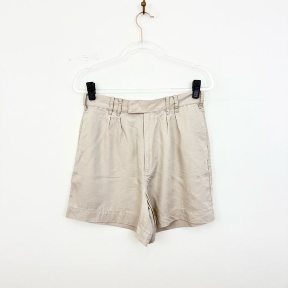 Abercrombie & Fitch Tailored Pleated Shorts Beige - Picture 2 of 6